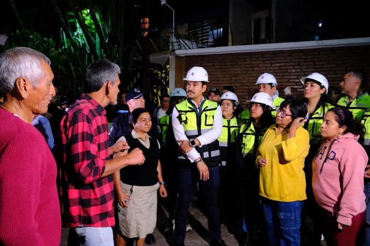 Vecinas y vecinos celebran inicio de obras de bacheo profundo y reencarpetamiento en Oaxaca de Juárez