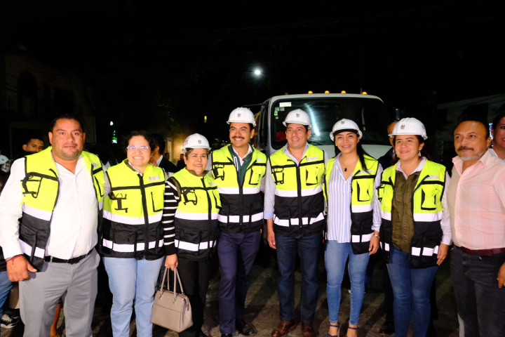 Vecinas y vecinos celebran inicio de obras de bacheo profundo y reencarpetamiento en Oaxaca de Juárez