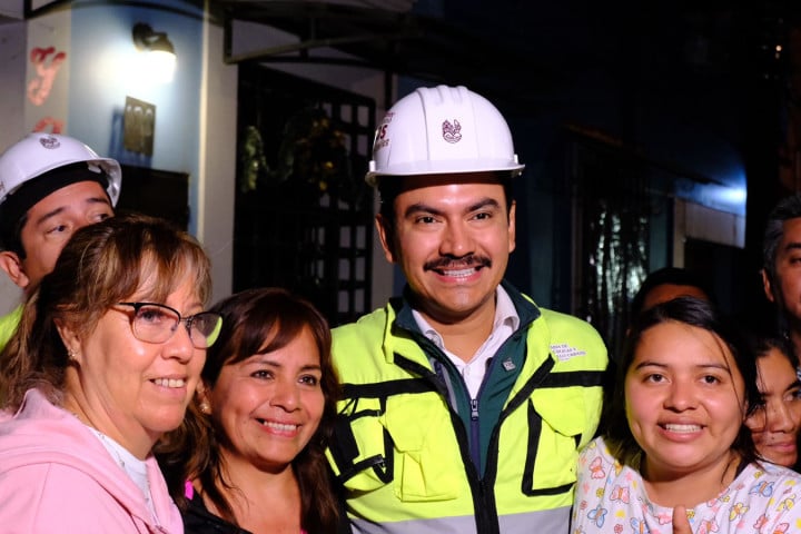 Vecinas y vecinos celebran inicio de obras de bacheo profundo y reencarpetamiento en Oaxaca de Juárez