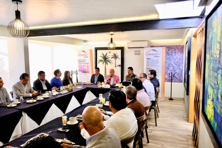 Trabaja Ray Chagoya con sectores productivos para consolidar la transformación en Oaxaca de Juárez