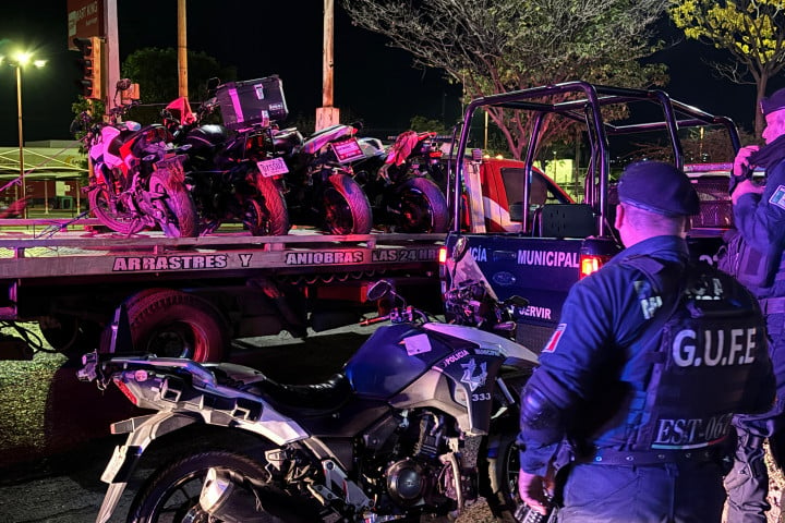 Secretaría de Seguridad Vecinal realiza operativo para evitar arrancones en la Avenida Universidad