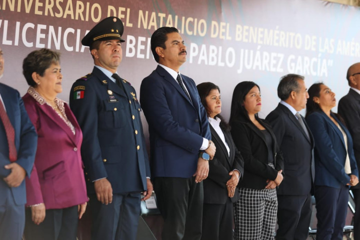 Cabildo de Oaxaca de Juárez conmemora el 219 Aniversario del Natalicio del Benemérito de las Américas