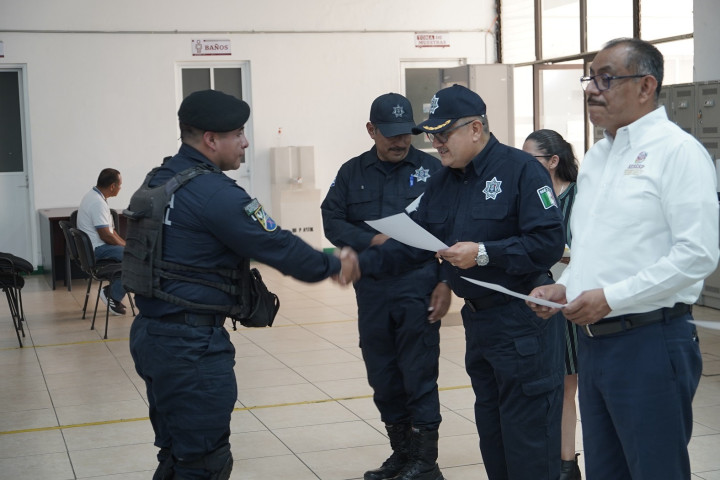 Personal de la Secretaría de Seguridad Vecina recibe el Certificado Único Policial