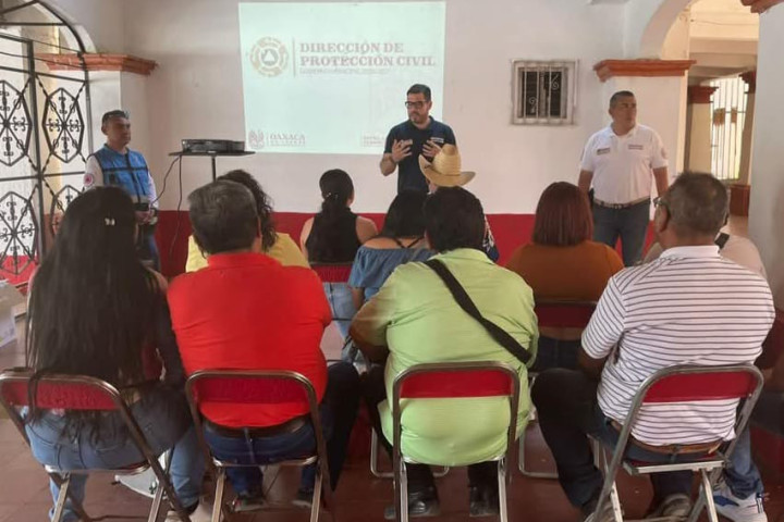 Prioriza Municipio de Oaxaca de Juárez seguridad y prevención ante lluvias con capacitación a Comités Vecinales