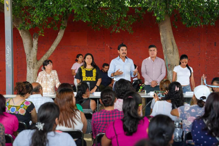 Ray Chagoya atiende compromisos en Santa Rosa Panzacola