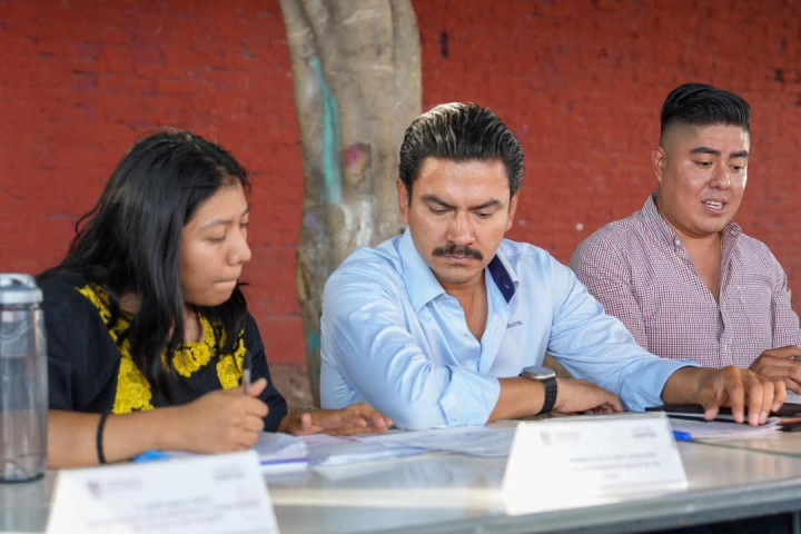 Ray Chagoya atiende compromisos en Santa Rosa Panzacola