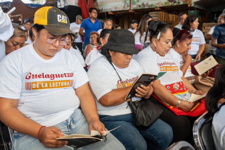 Ray Chagoya impulsa Mega Lectura en la Central de Abasto como estrategia de paz y convivencia
