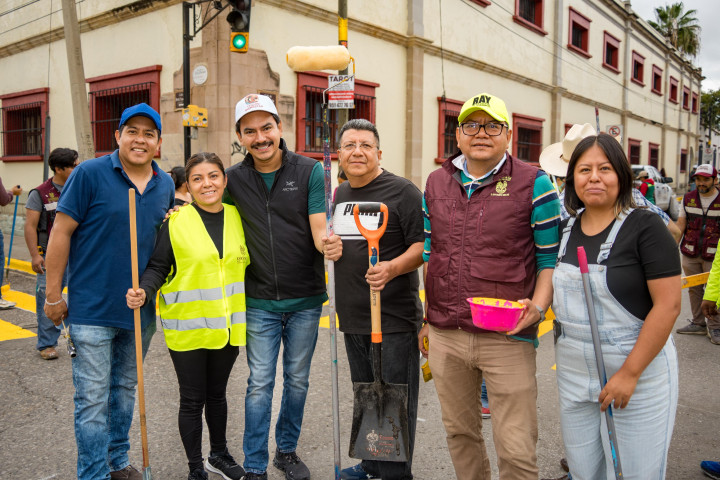 Tequio vecinal fortalece la limpieza y el orden en el Centro Histórico