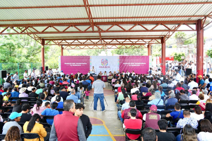 Ray Chagoya y Salomón Jara recorren agencias municipales con acciones que responden a las necesidades del pueblo