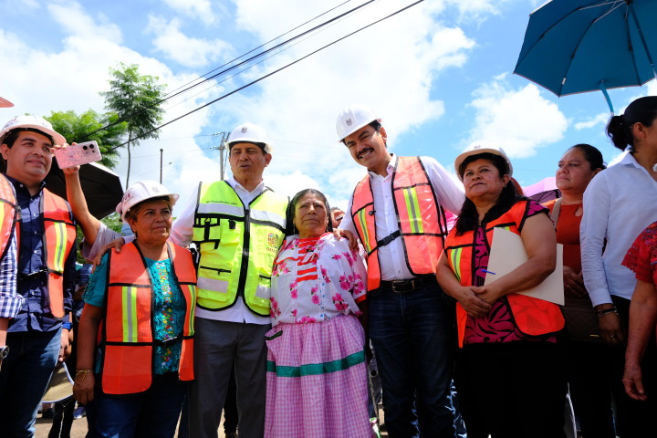 Inician obras de pavimentación en la calle Genaro Vásquez, Pueblo Nuevo