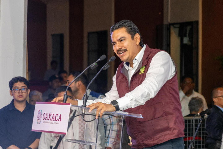 Con el programa Oaxaca Brilla se ilumina el ex convento de Santo Domingo de Guzmán