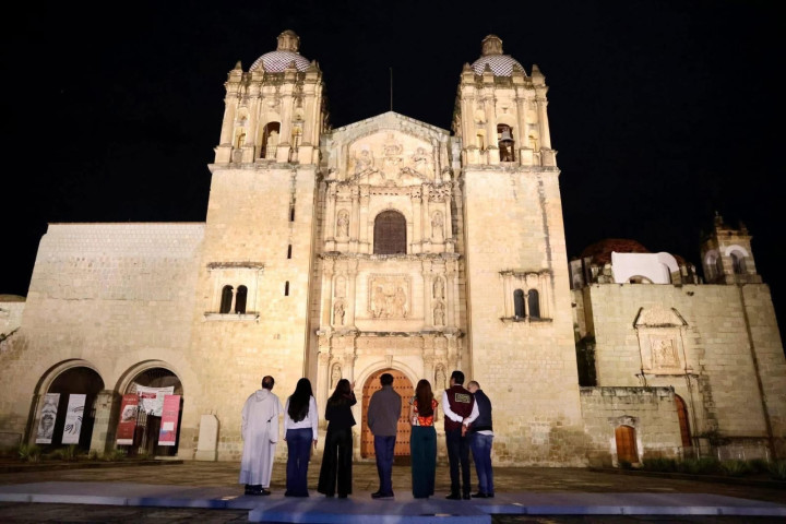 Con el programa Oaxaca Brilla se ilumina el ex convento de Santo Domingo de Guzmán