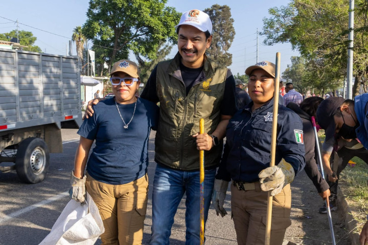 Tequio Vecinal embellece acceso a la ciudad de Oaxaca