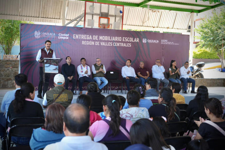 Entregan mobiliario y equipo educativo en escuelas de Viguera y Santa Rosa Panzacola