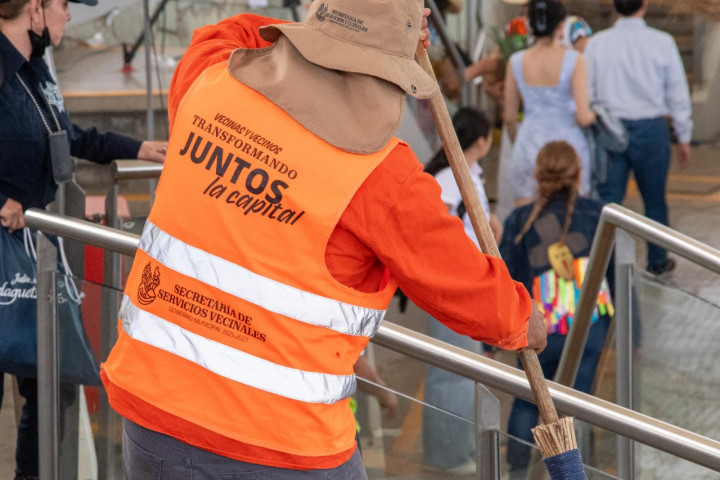 Continúa en acción el plan emergente de recolección de basura durante la Guelaguetza