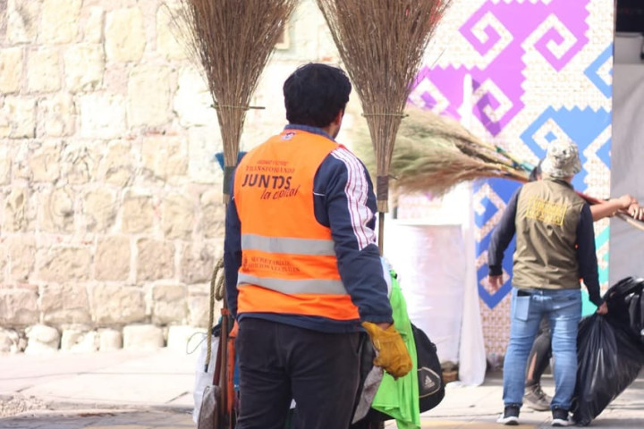 Continúa en acción el plan emergente de recolección de basura durante la Guelaguetza