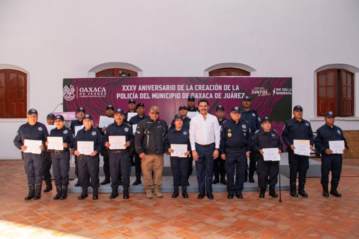 Reconocen 35 años de la Policía Municipal de Oaxaca de Juárez con acciones históricas de fortalecimiento institucional