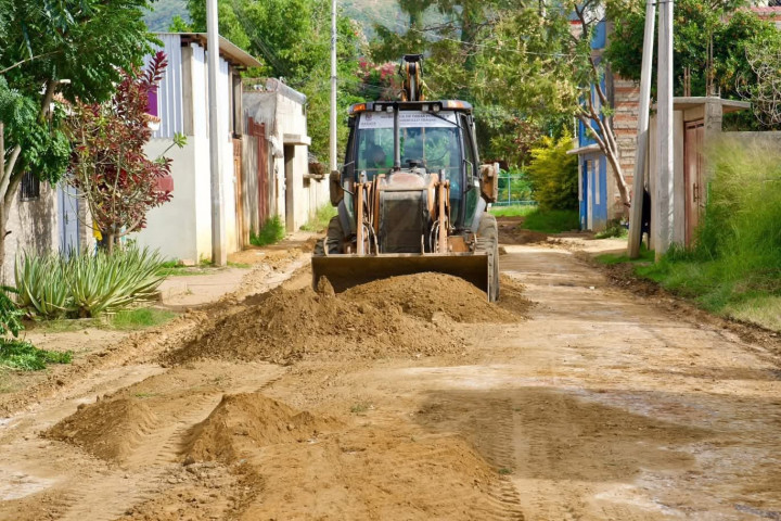 Avanzan con éxito programas de obras públicas en agencias y colonias de la capital