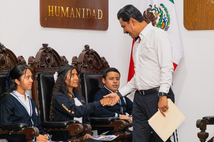 Juventud oaxaqueña toma la palabra en el Cabildo Juvenil 2025