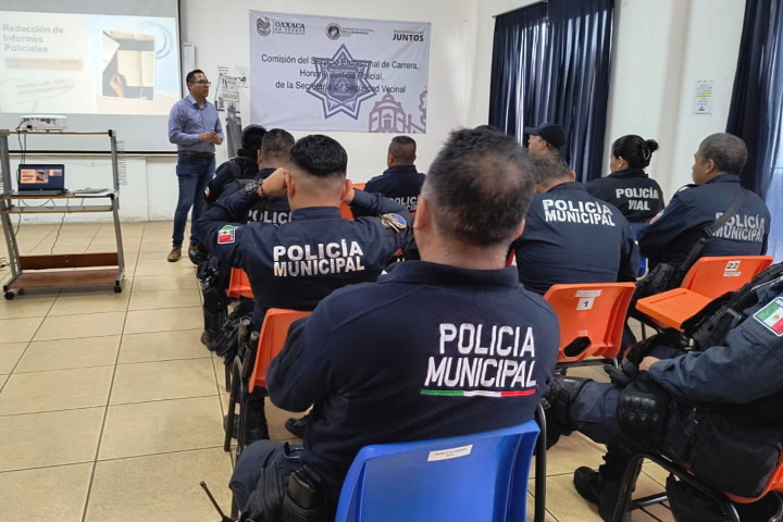 Capacitan a personal de la Secretaría de Seguridad Vecinal en “Redacción de Informes Policiales"