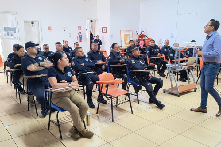 Capacitan a personal de la Secretaría de Seguridad Vecinal en “Redacción de Informes Policiales"