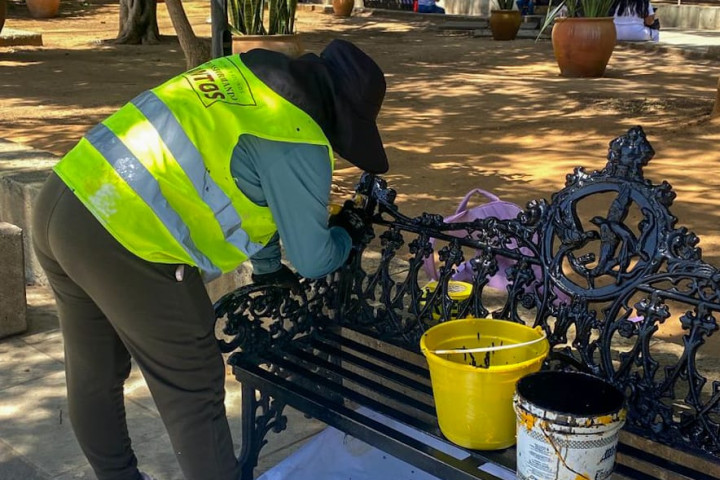 Mantienen cuadrillas del Centro Histórico acciones para mejorar la imagen urbana de la capital