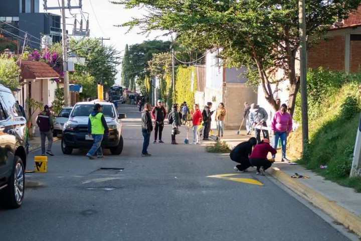 Continúan los tequios vecinales en Oaxaca de Juárez, fue el turno de San Felipe del Agua