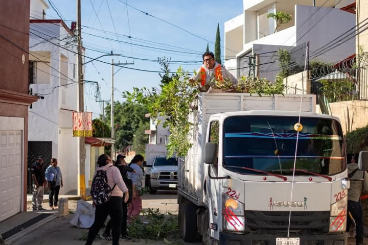 Continúan los tequios vecinales en Oaxaca de Juárez, fue el turno de San Felipe del Agua