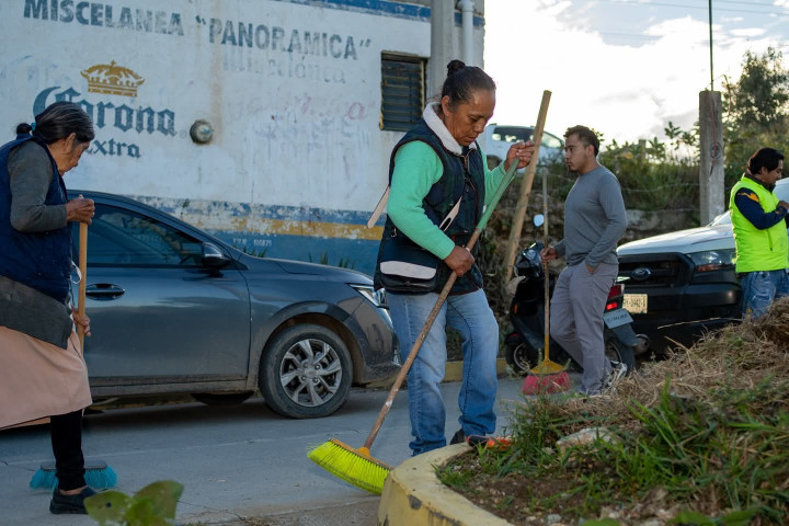 Vecinas y vecinos de Santa Rosa Panzacola se suman al Tequio Vecinal por una ciudad limpia y segura