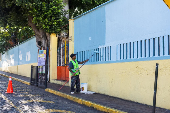 Encabeza Ray Chagoya tequio vecinal en el Barrio de Jalatlaco