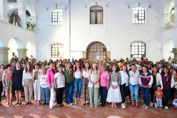 Oaxaca de Juárez se une en rosa: conciencia, prevención y esperanza contra el cáncer de mama