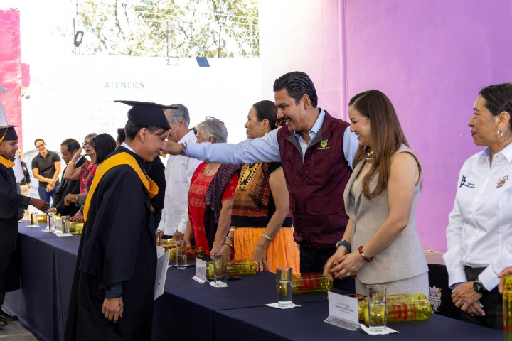 Ray Chagoya reconoce el esfuerzo y compromiso de la juventud oaxaqueña