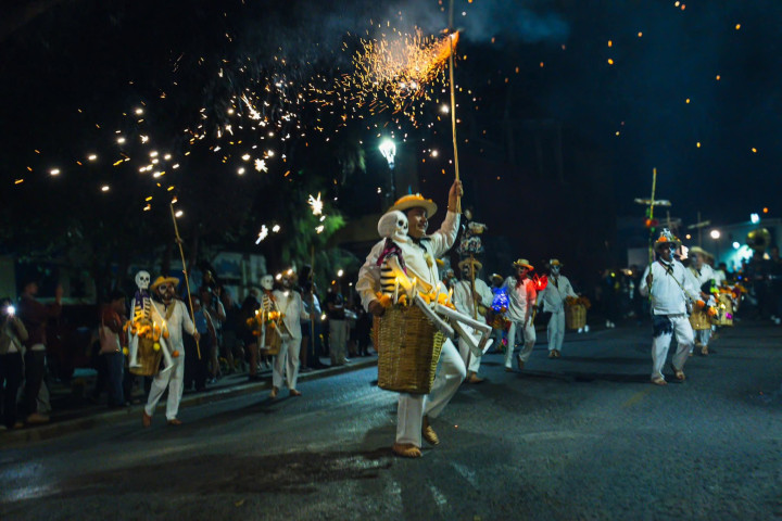 Oaxaca se llena de orgullo y tradición en una ciudad eternamente viva