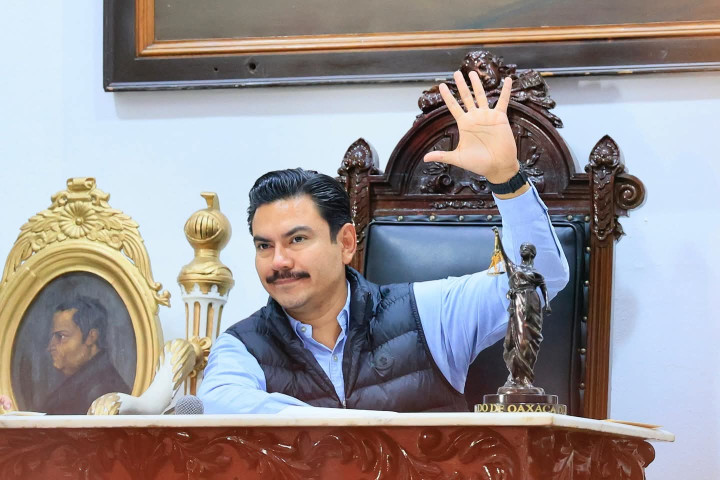 Ray Chagoya reconoce el esfuerzo del personal municipal durante la temporada de Día de Muertos