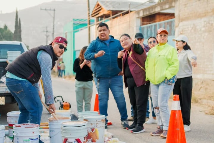 Oaxaca de Juárez avanza con acciones de limpieza y orden en la colonia Primavera de San Martín Mexicapam