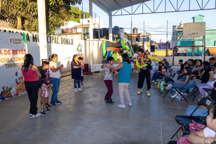La magia de los Reyes Magos recorre las agencias de Oaxaca de Juárez