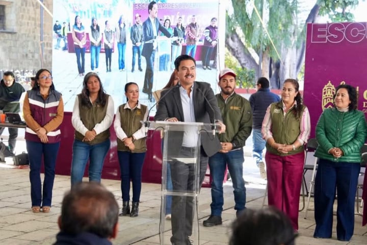 Vecinas y vecinos toman la palabra en el primer Diálogo Vecinal del año en Oaxaca de Juárez
