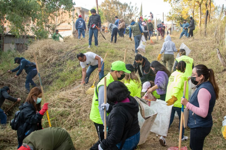Vecinas y vecinos de la colonia Volcanes se suman al Tequio Vecinal por entornos más seguros