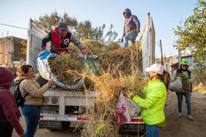 Vecinas y vecinos de la colonia Volcanes se suman al Tequio Vecinal por entornos más seguros