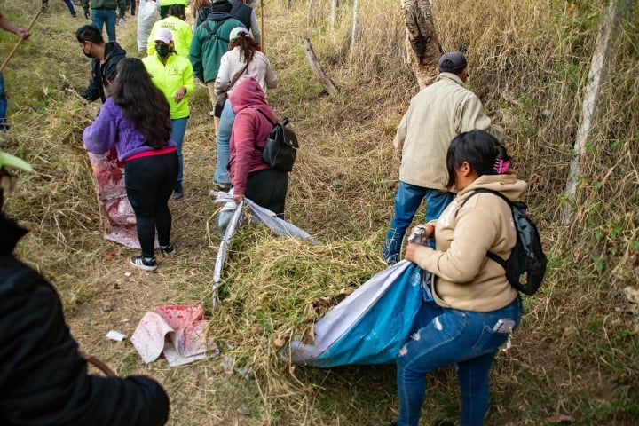 Vecinas y vecinos de la colonia Volcanes se suman al Tequio Vecinal por entornos más seguros