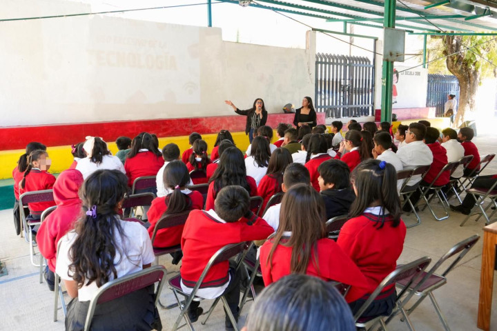 El DIF Municipal de Oaxaca de Juárez promueve los derechos de la niñez en escuelas de la capital