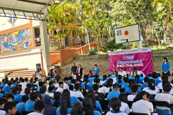 Oaxaca de Juárez blinda a sus juventudes contra las adicciones y la violencia digital con acciones preventivas en secundarias