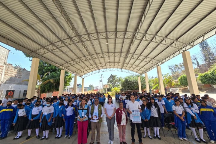 Oaxaca de Juárez blinda a sus juventudes contra las adicciones y la violencia digital con acciones preventivas en secundarias