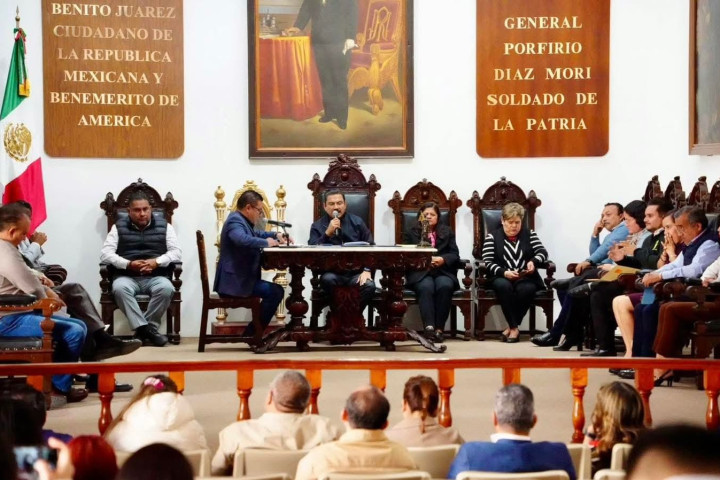 Cabildo de Oaxaca de Juárez fortalece gobernanza municipal con aprobación de dictámenes y agenda de interés público
