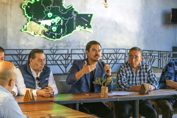 El Presidente Municipal Ray Chagoya, recibió en Oaxaca de Juárez a integrantes del Foro Nacional de Periodistas y Comunicadores, A.C.