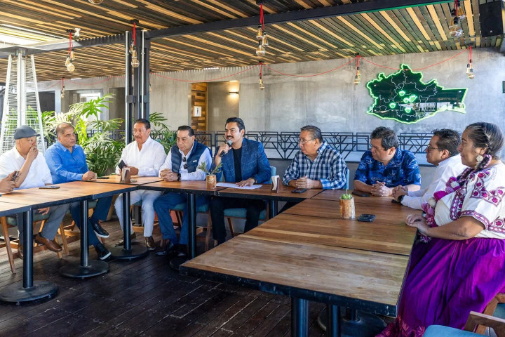 El Presidente Municipal Ray Chagoya, recibió en Oaxaca de Juárez a integrantes del Foro Nacional de Periodistas y Comunicadores, A.C.