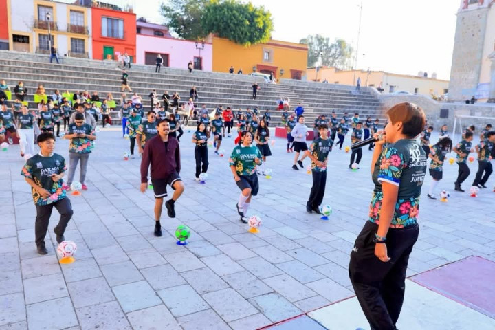 Desde la Plaza de la Danza, Oaxaca de Juárez participó en la activación nacional del fútbol