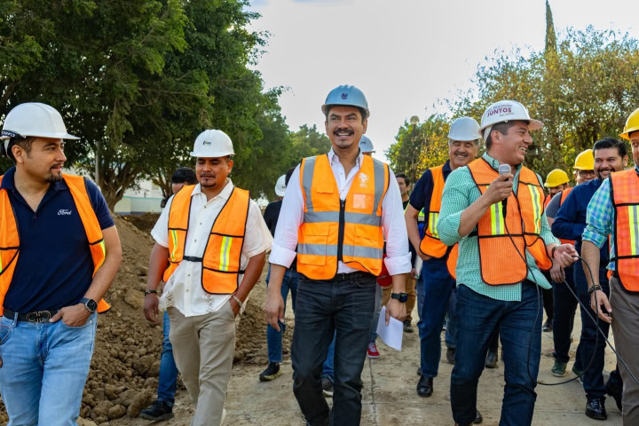Recorrido de supervisión en la rehabilitación del colector sanitario y drenaje pluvial en Candiani