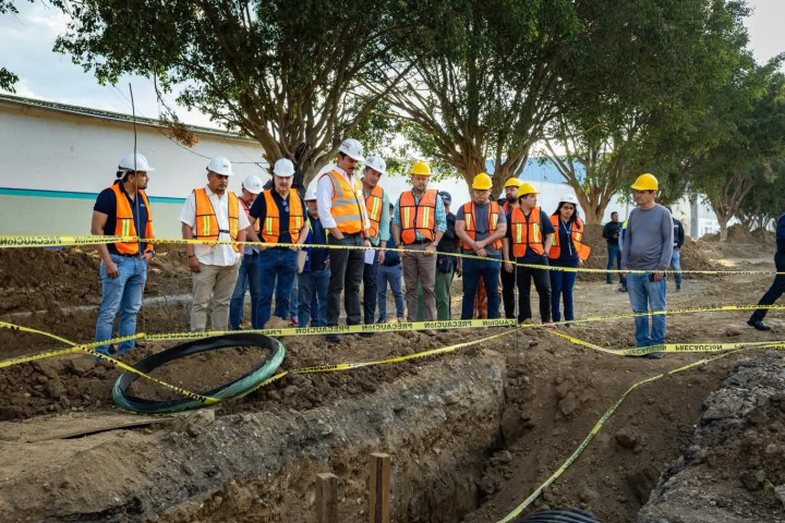 Recorrido de supervisión en la rehabilitación del colector sanitario y drenaje pluvial en Candiani