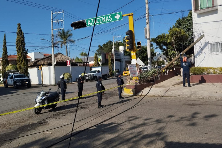 Atención a reporte de riesgo en vía pública